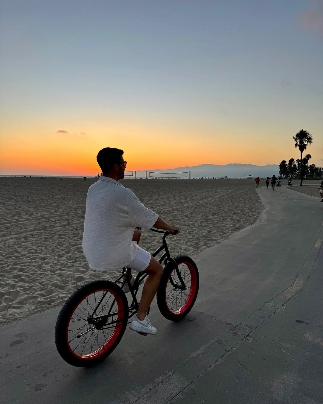 Post 9 by Dennis on Instagram (carousel)