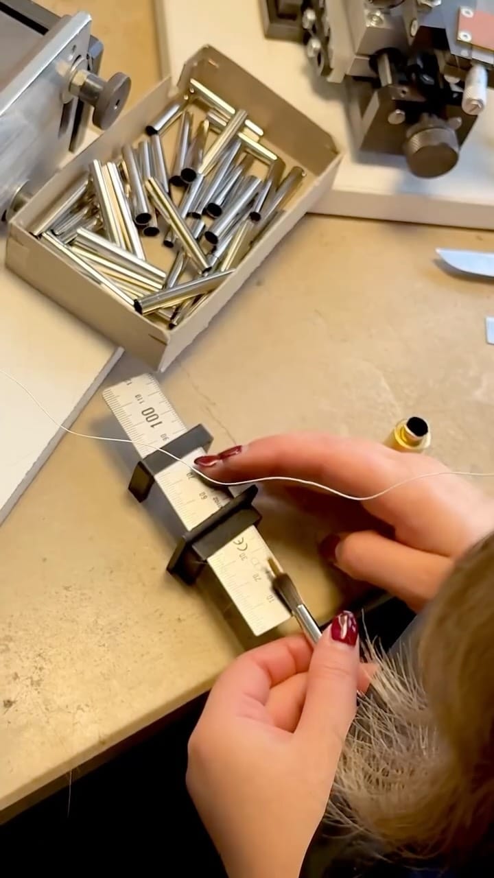 Post 5 by da Vinci Artist Brushes on Instagram (video)