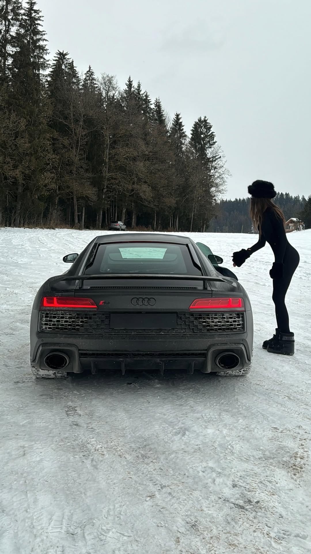Post 4 by Sibel Nesli on Instagram (video)