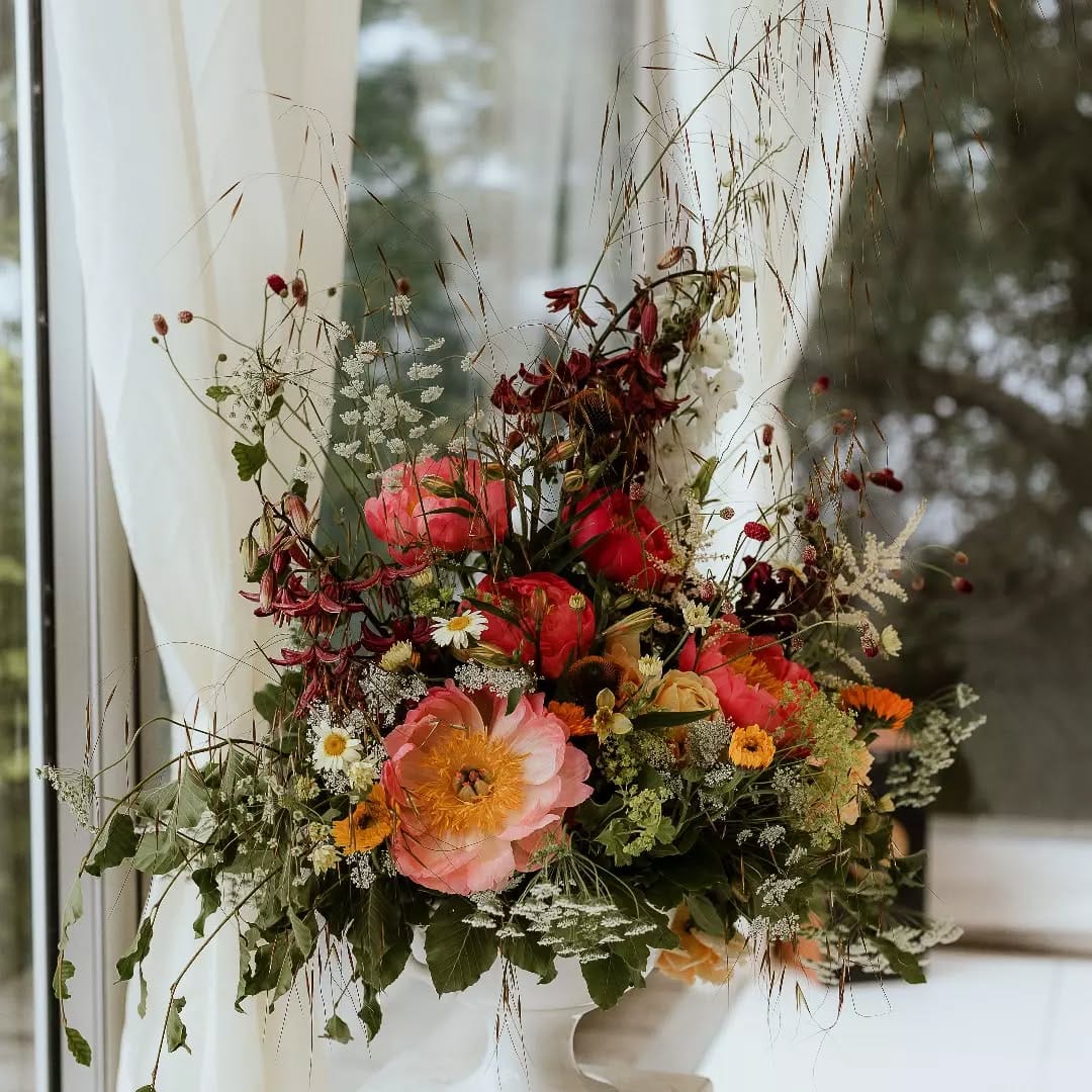 Post 3 by Hanako Flowers on Instagram (image)