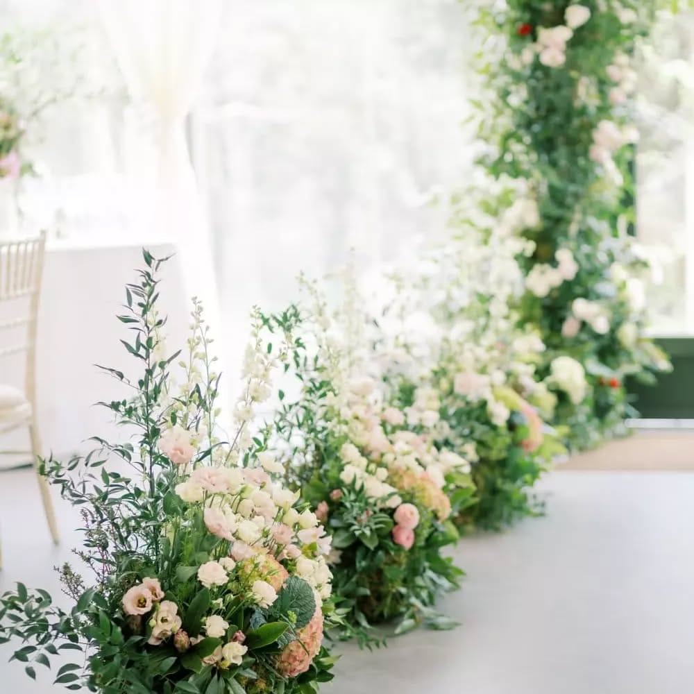 Post 10 by Hanako Flowers on Instagram (carousel)