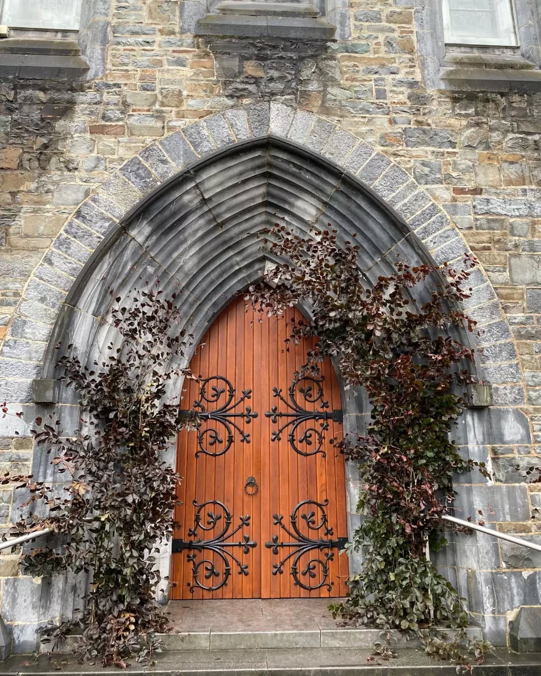 Post 6 by Hanako Flowers on Instagram (image)