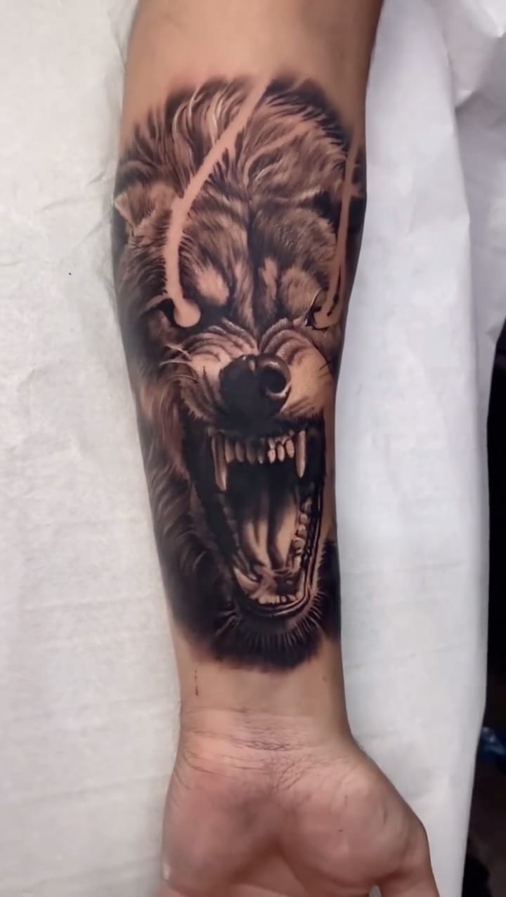 Post 8 by Takis Thirtyseven on Instagram (video)