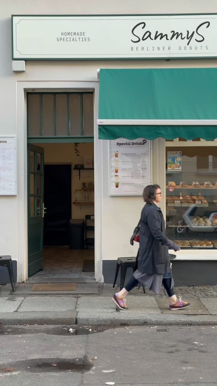 Post 3 by SammyS  Berliner Donuts on Instagram (video)