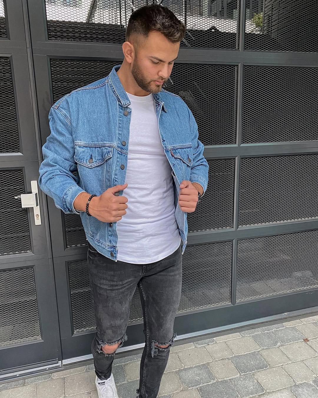 Post 9 by Sezario on Instagram (image)