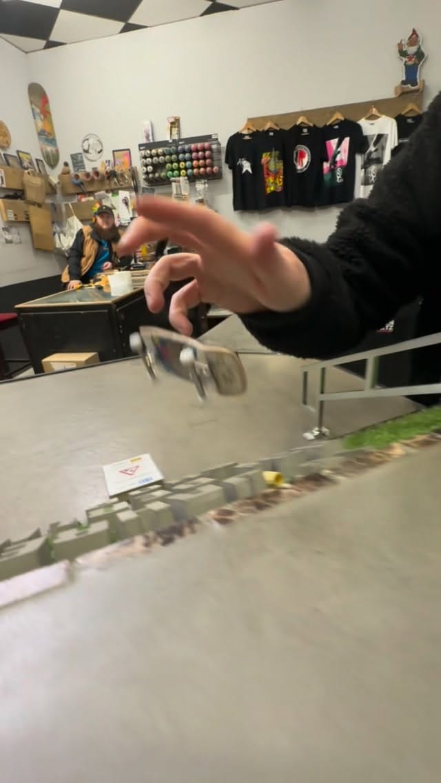 Post 4 by ASI Berlin Shop on Instagram (video)