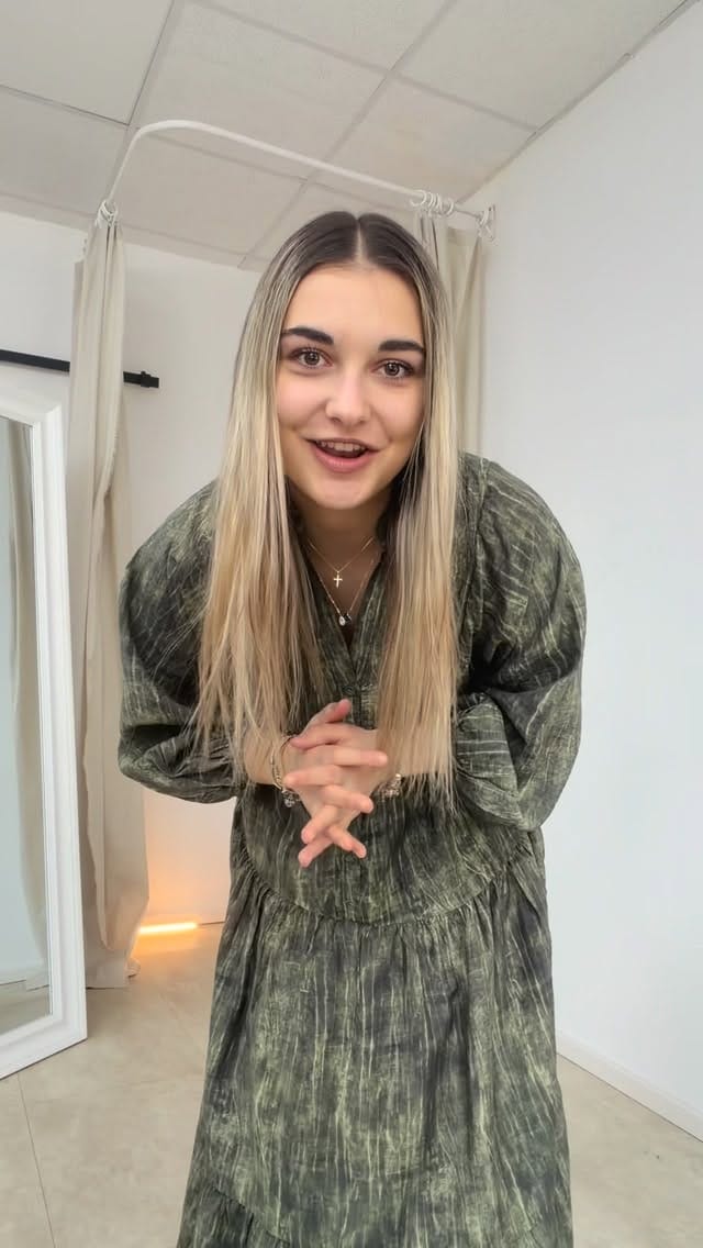 Post 6 by Butik Charlie on Instagram (video)