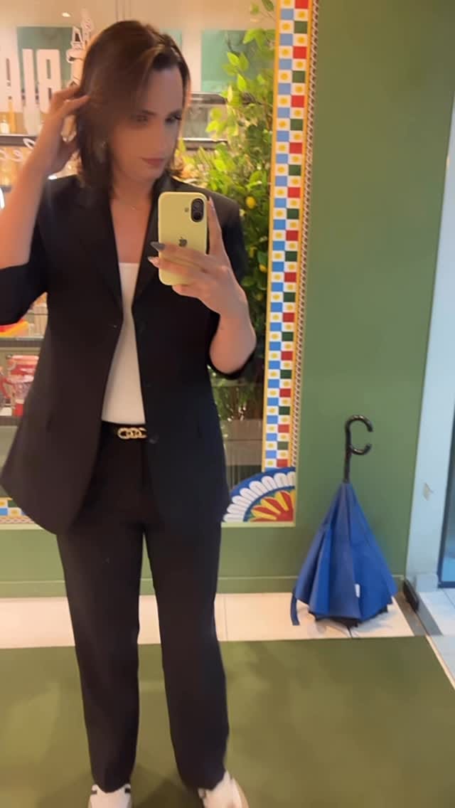 Post 6 by SOPHIA KONIG on Instagram (video)
