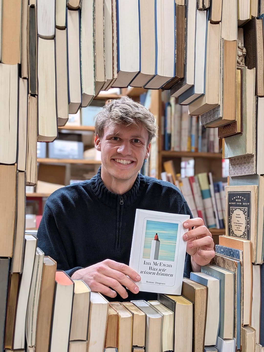 Post 10 by Buchhandlung Lüders on Instagram (image)