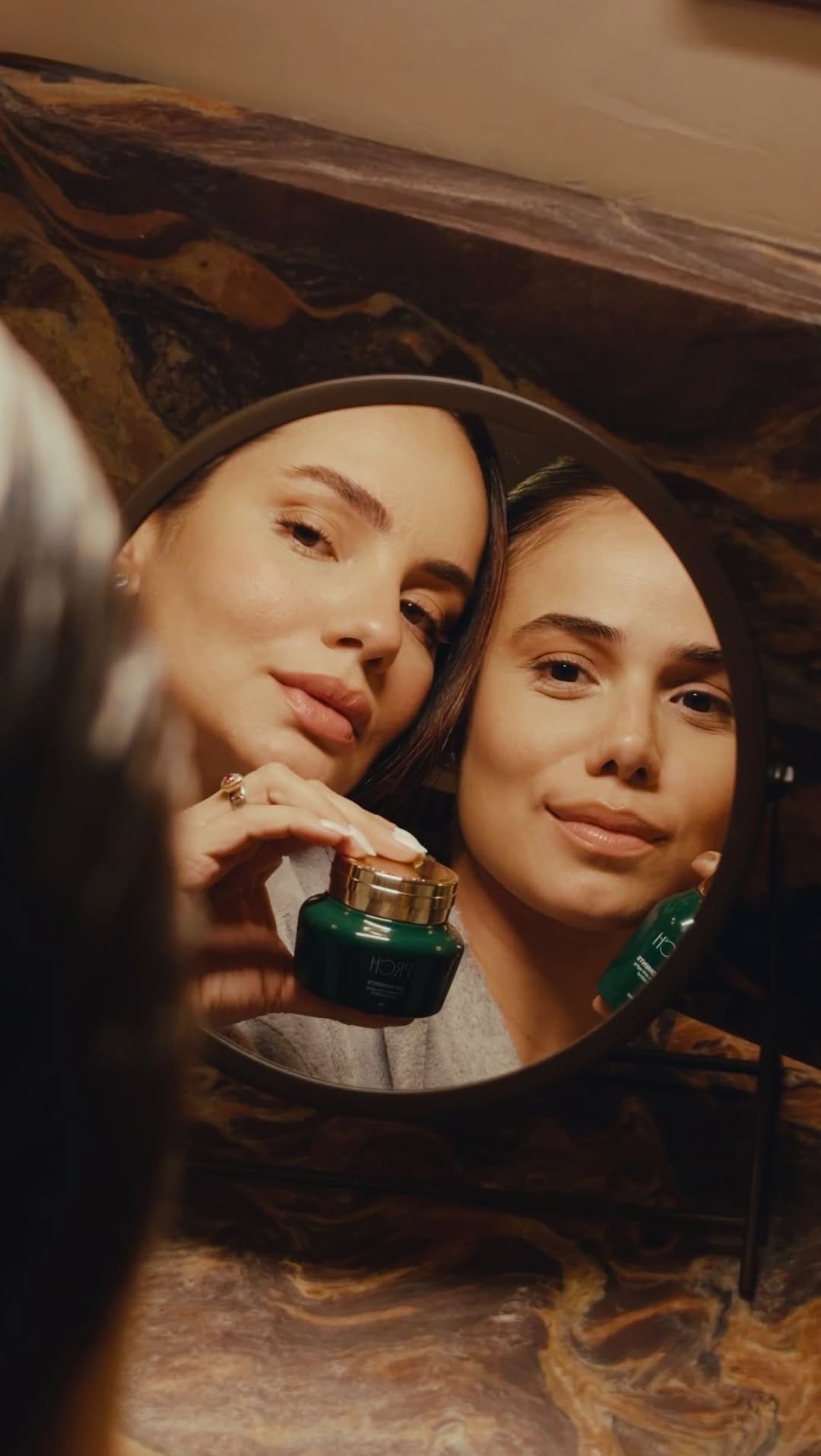Post 6 by Perruche Cosméticos | Skincare on Instagram (video)