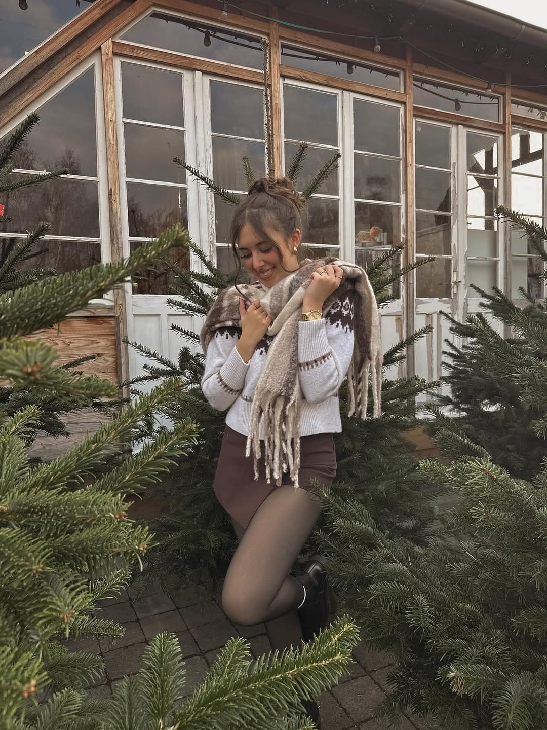 Post 1 by 𝐍𝐄𝐄𝐋𝐄 𝐀𝐌𝐀𝐍𝐃𝐀 🤍 on Instagram (carousel)