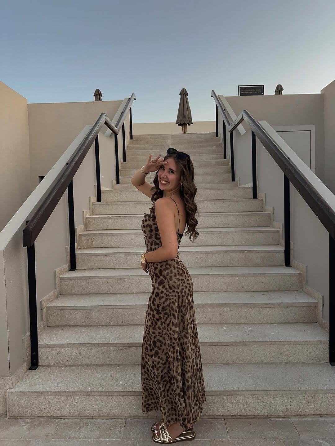 Post 5 by 𝐍𝐄𝐄𝐋𝐄 𝐀𝐌𝐀𝐍𝐃𝐀 🤍 on Instagram (image)