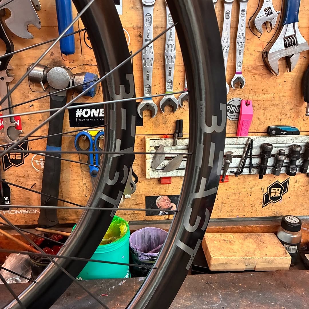 Post 6 by SORE Bikes | Urbanes Fahrradgeschäft in Köln on Instagram (carousel)