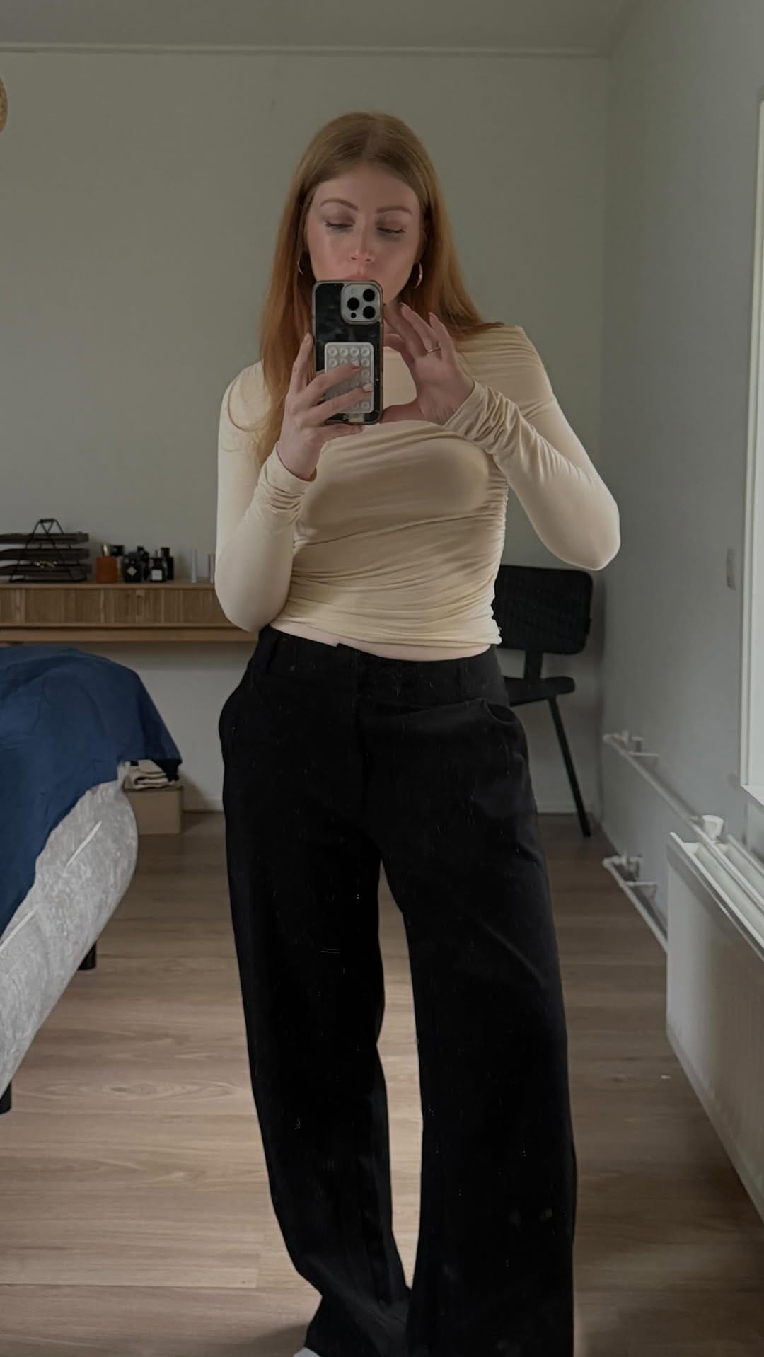 Post 2 by Esmée on Instagram (video)