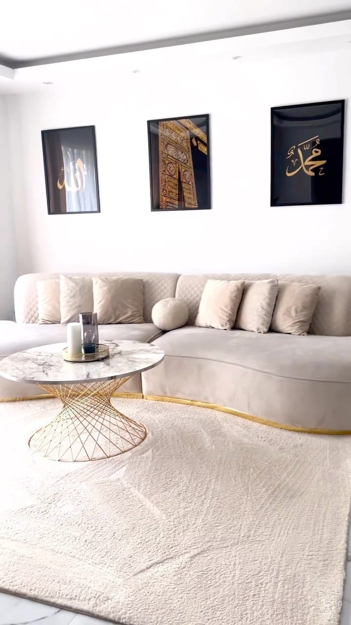 Post 9 by Beautiful Wall on Instagram (video)