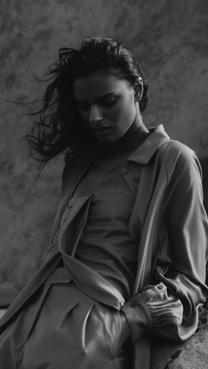 Post 8 by by Aylin Koenig on Instagram (video)