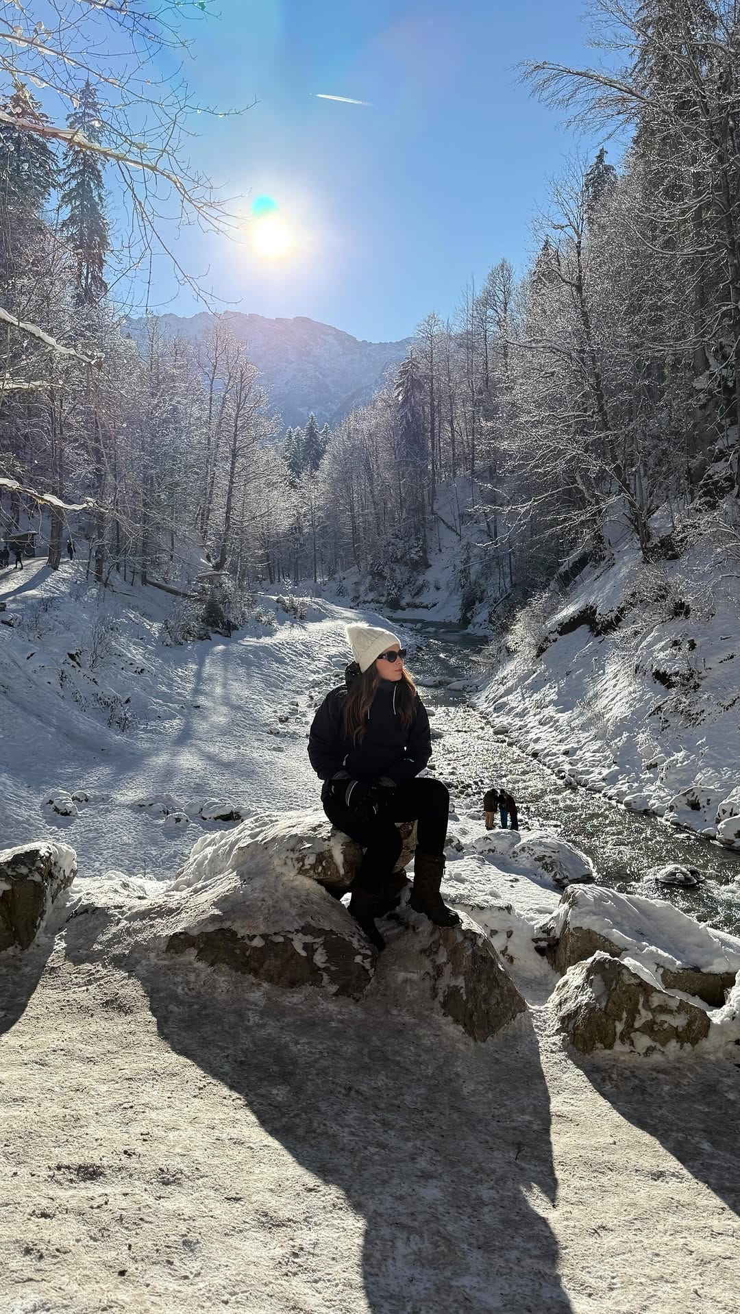 Post 4 by Dr.Manina on Instagram (video)