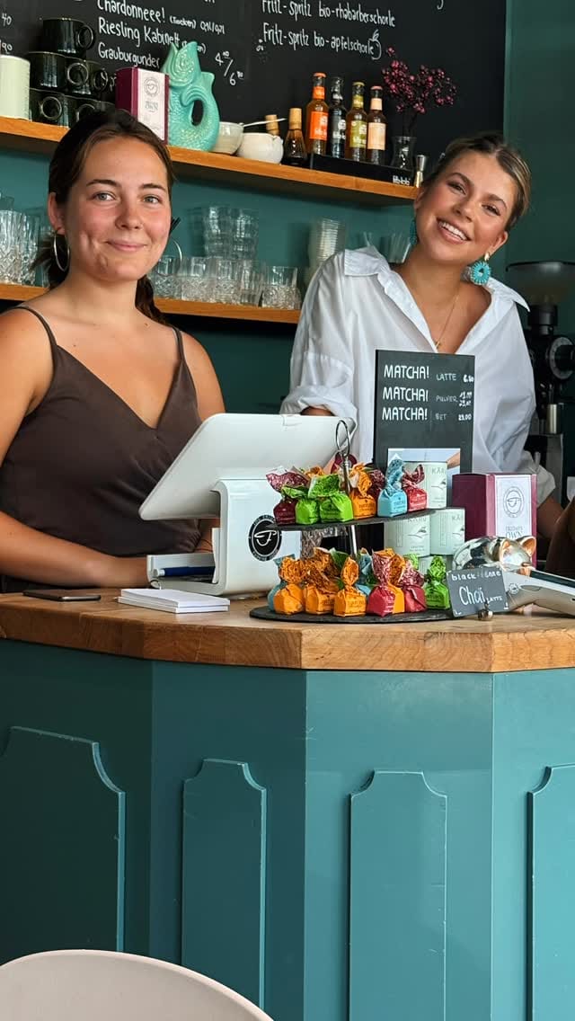 Post 4 by 𝗧𝗛𝗘 𝗙𝗥𝗜𝗗𝗔𝗬 𝗖𝗨𝗣𝗣𝗜𝗡𝗚 𝗥𝗢𝗢𝗠! ☕️ on Instagram (video)