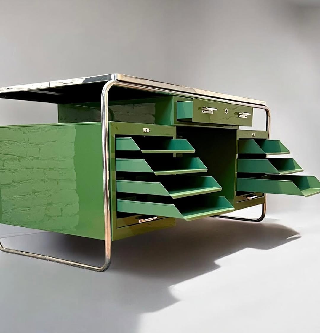 Post 8 by DESIGNKLASSIKER DER MODERNE on Instagram (carousel)