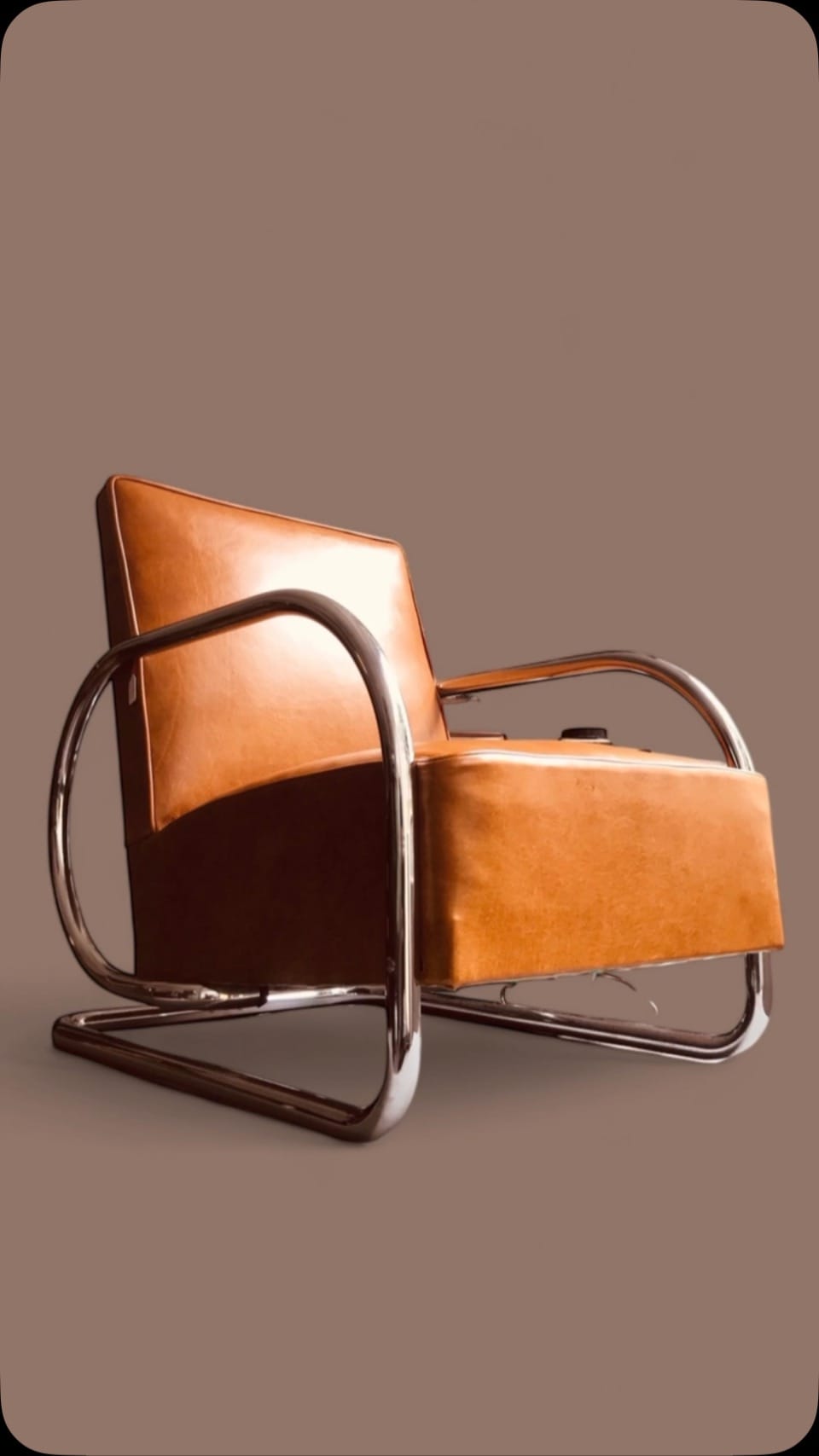 Post 1 by DESIGNKLASSIKER DER MODERNE on Instagram (video)