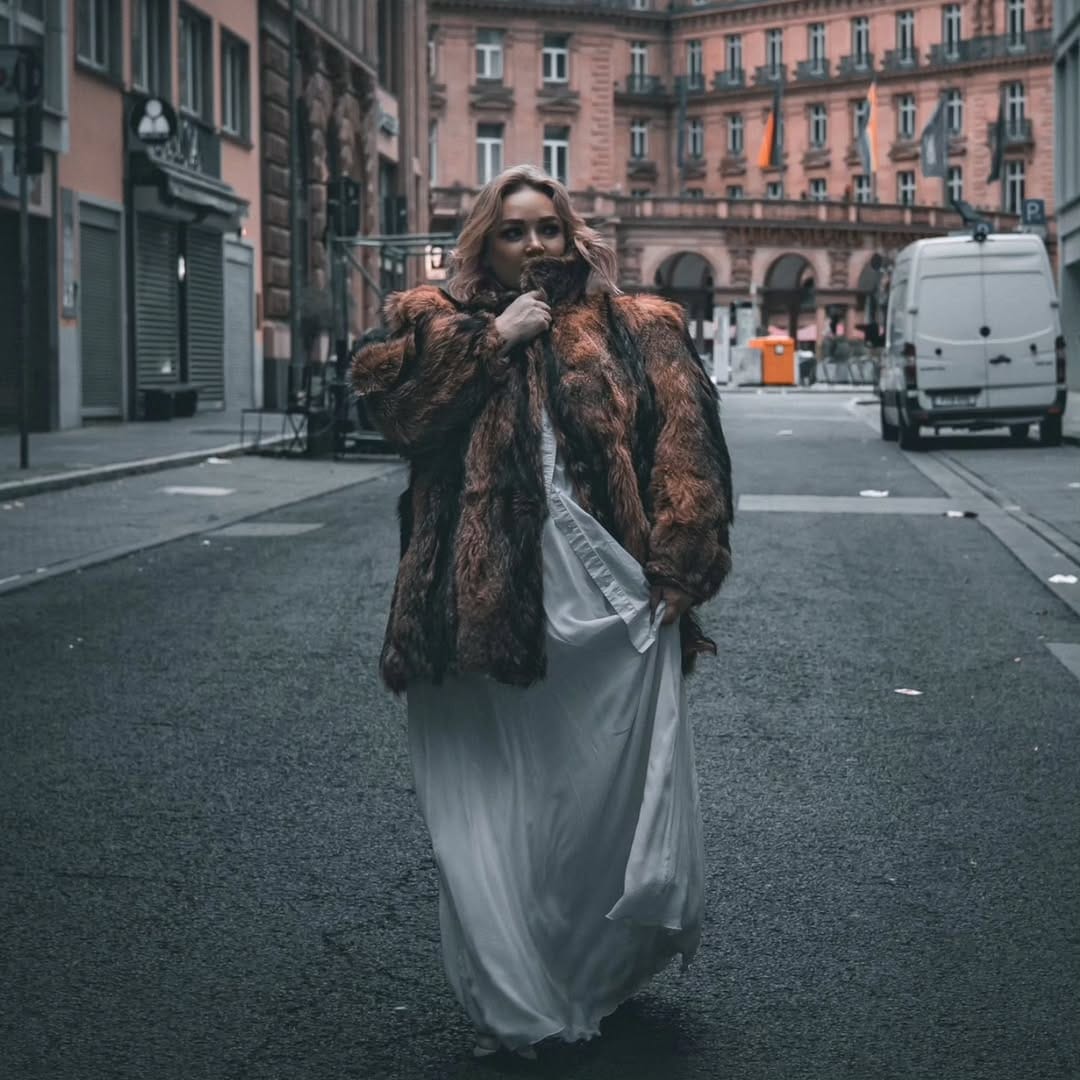 Post 8 by Karolina May on Instagram (image)
