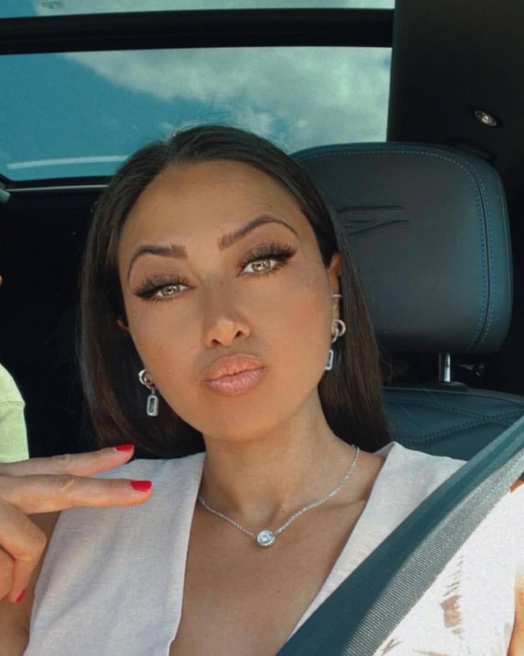 Post 6 by 𝐒 𝐈 𝐍 𝐄 𝐌 ☾✩ on Instagram (image)