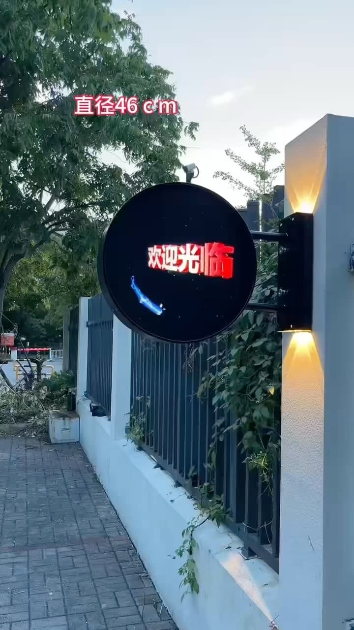 Post 6 by MaxMart on Instagram (video)
