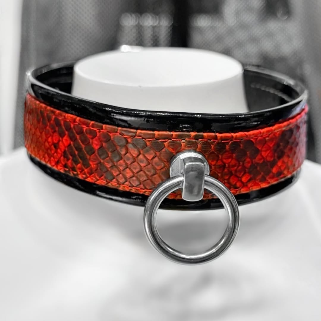Post 2 by Schwarzer Reiter | Fetishstore Berlin on Instagram (image)