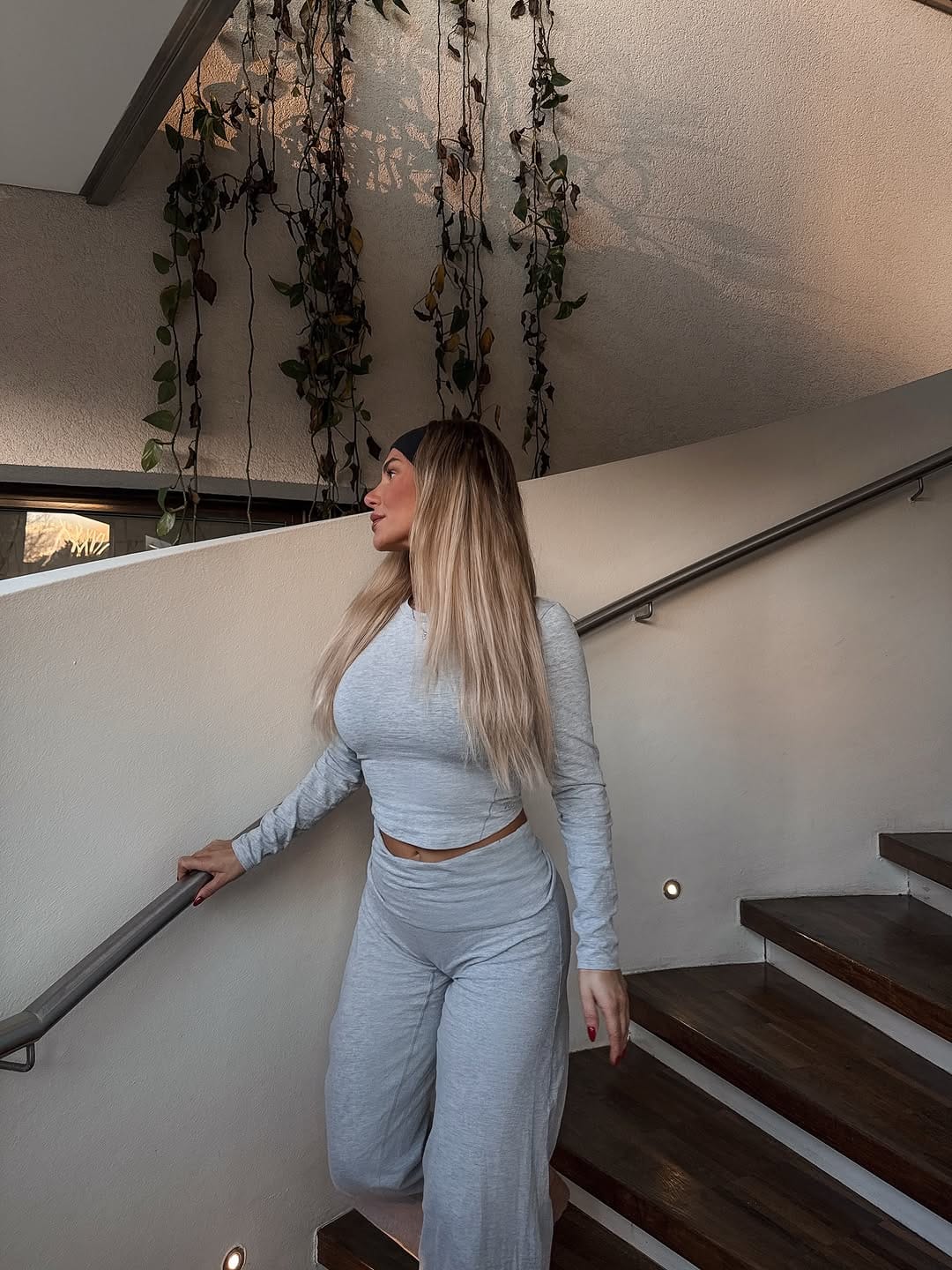 Post 4 by Naomi 🤍 on Instagram (carousel)