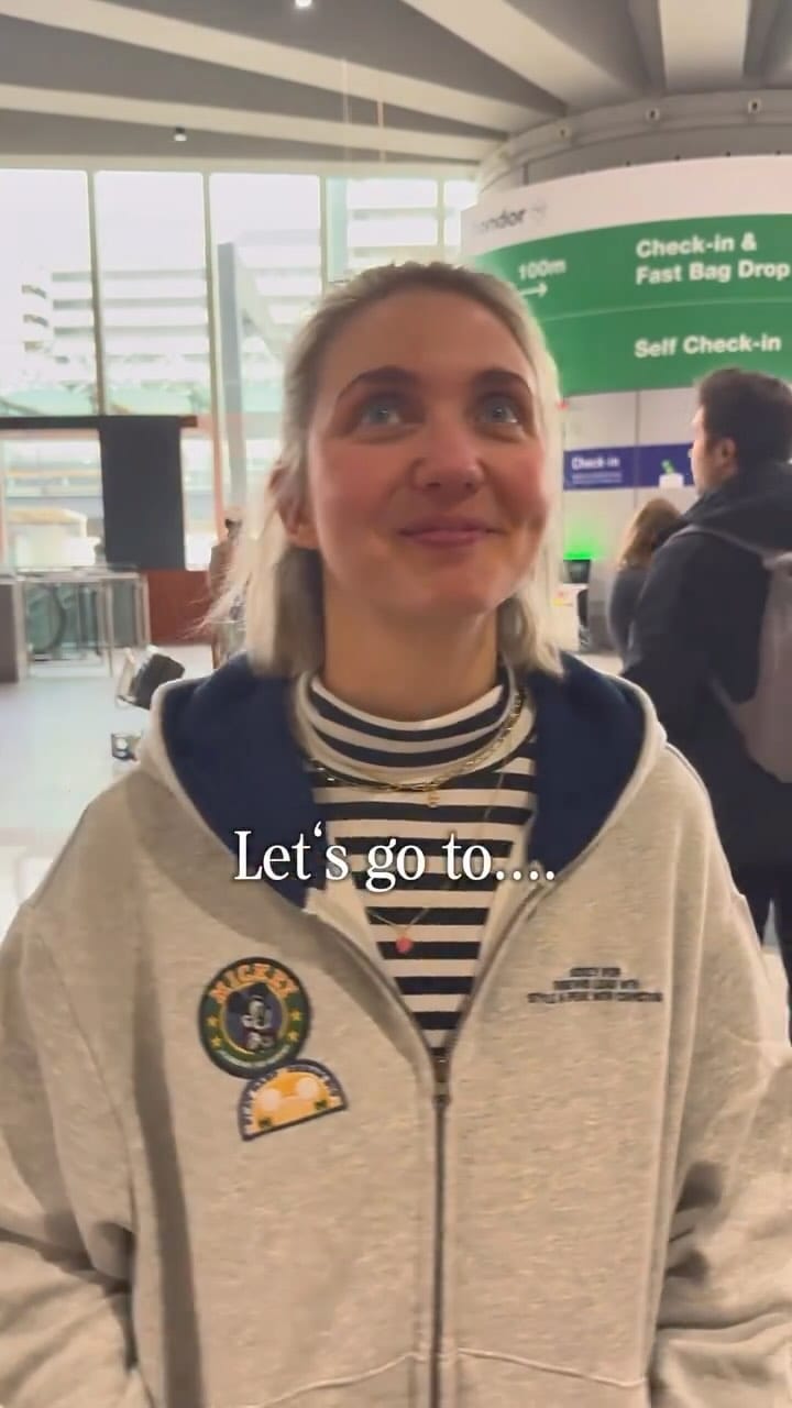 Post 1 by Parisneyland I 🐭🎬✨💄🥐 on Instagram (video)