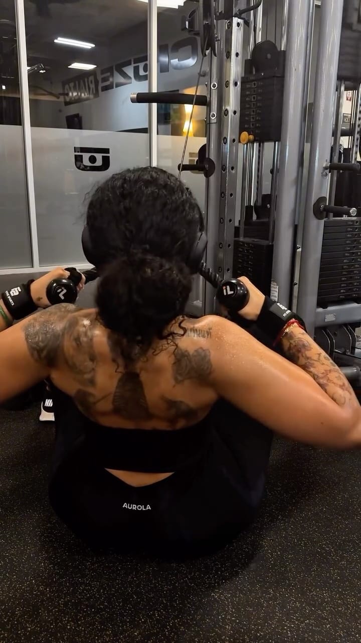 Post 4 by Essence ✨ on Instagram (video)