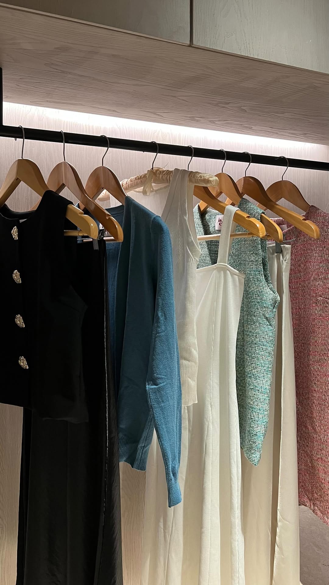 Post 9 by @shopivch on Instagram (video)