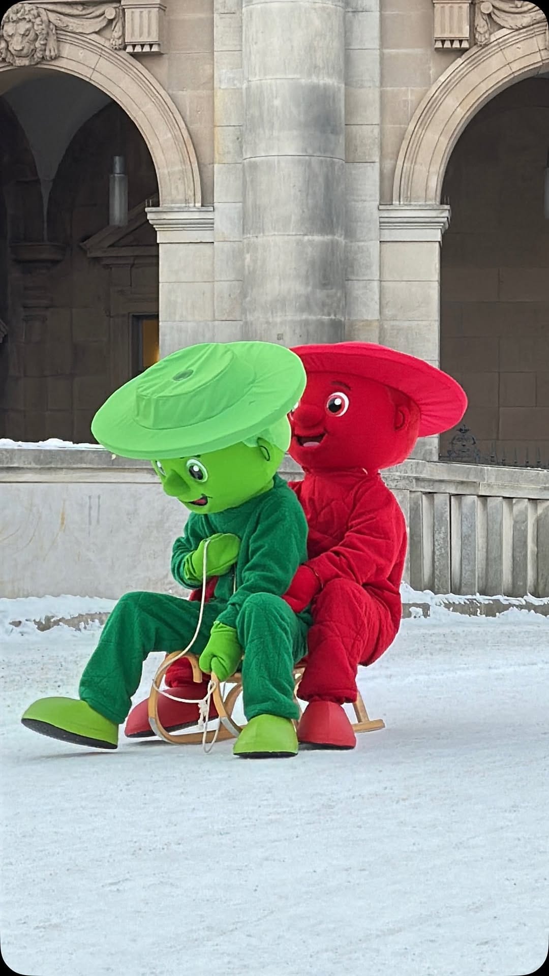 Post 3 by AMPELMANN Berlin on Instagram (video)