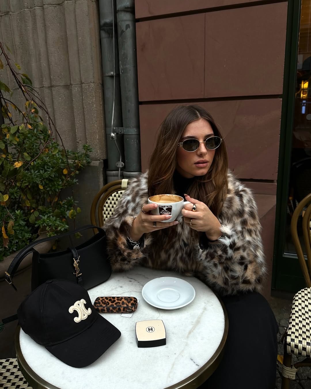 Post 9 by Hanni 🪩🐆🥂 on Instagram (carousel)