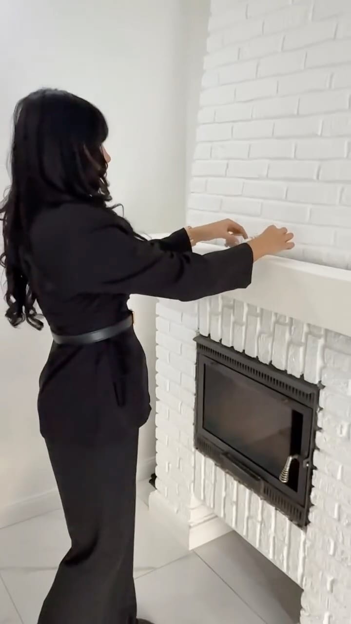 Post 3 by Liana on Instagram (video)