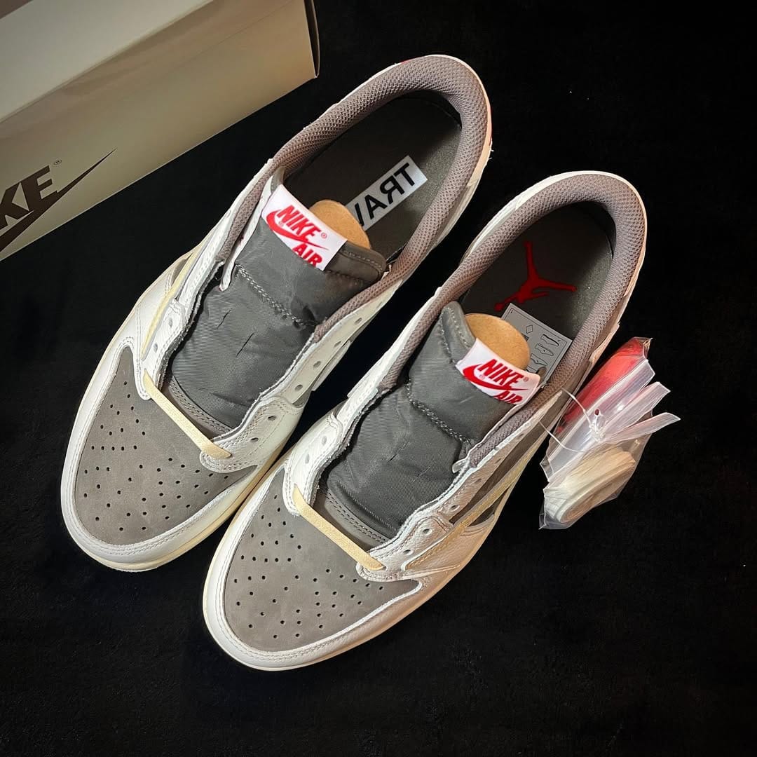 Post 2 by wearyokickz on Instagram (carousel)