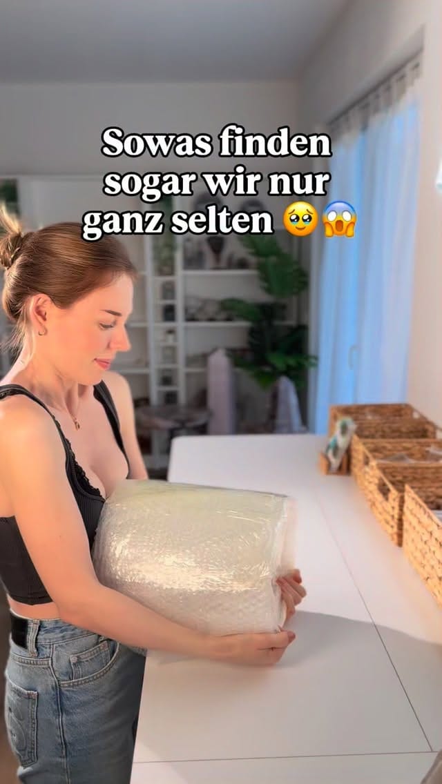 Post 9 by AWAKER ® on Instagram (video)