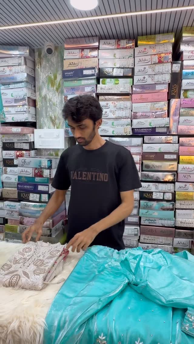Post 5 by MADINA KIDS WEAR on Instagram (video)