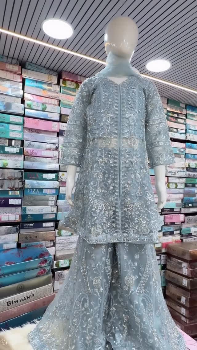 Post 8 by MADINA KIDS WEAR on Instagram (video)