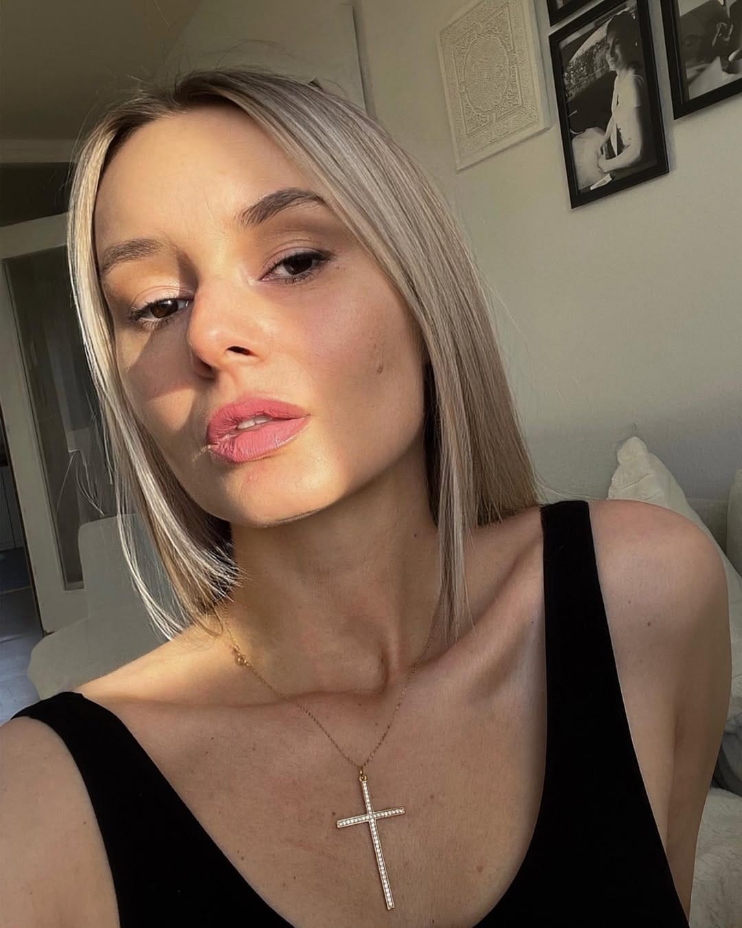 Post 10 by @coline.xz on Instagram (carousel)