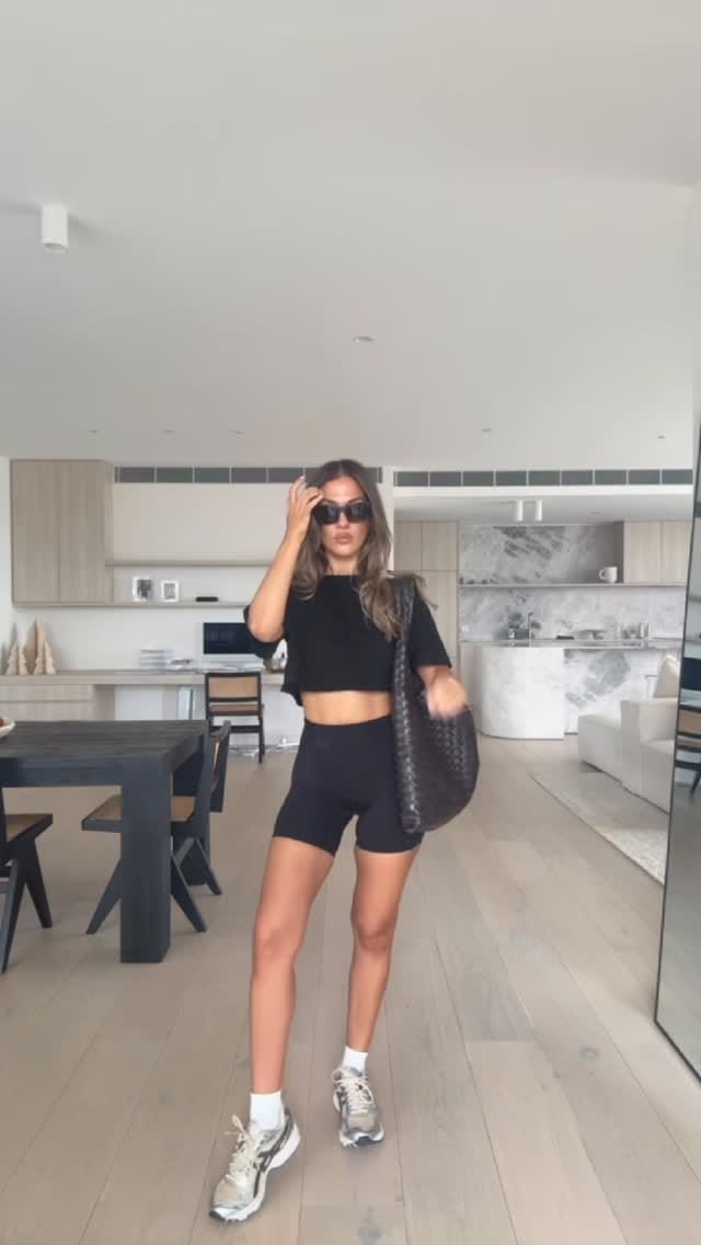 Post 1 by LUXXTHELABEL - World Wide Shipping ✈️ on Instagram (video)