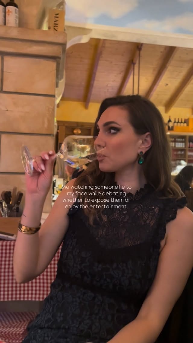 Post 7 by Niki Peristeri on Instagram (video)