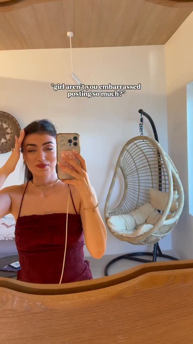 Post 2 by corporate girly 🖇️🗒️ on Instagram (video)