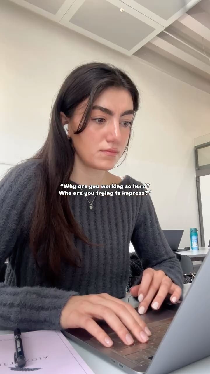 Post 9 by corporate girly 🖇️🗒️ on Instagram (video)