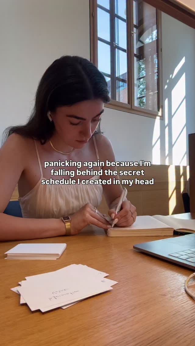 Post 4 by corporate girly 🖇️🗒️ on Instagram (video)