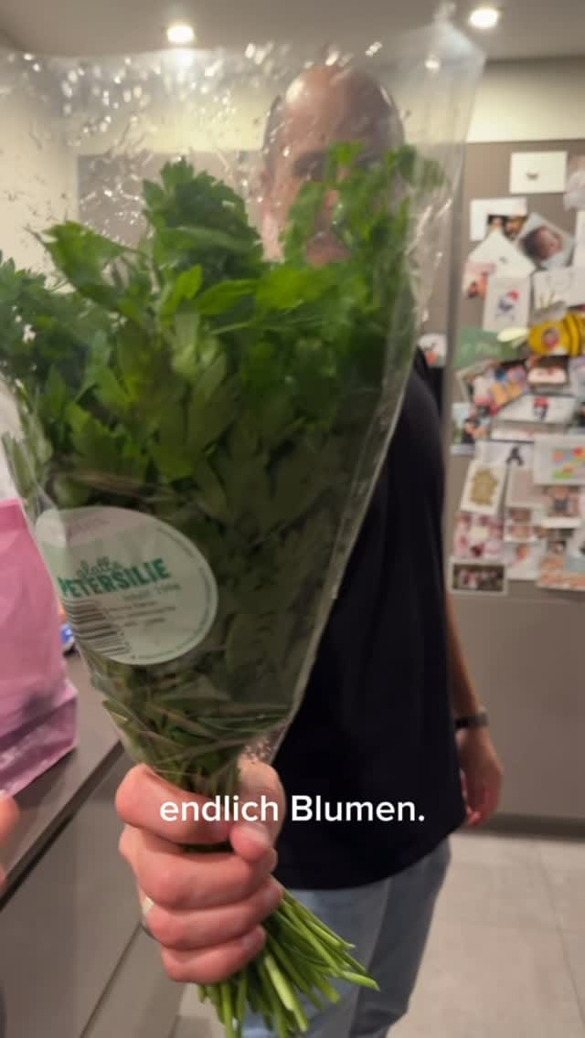 Post 9 by Anina, Fashion & Lifestyle on Instagram (video)
