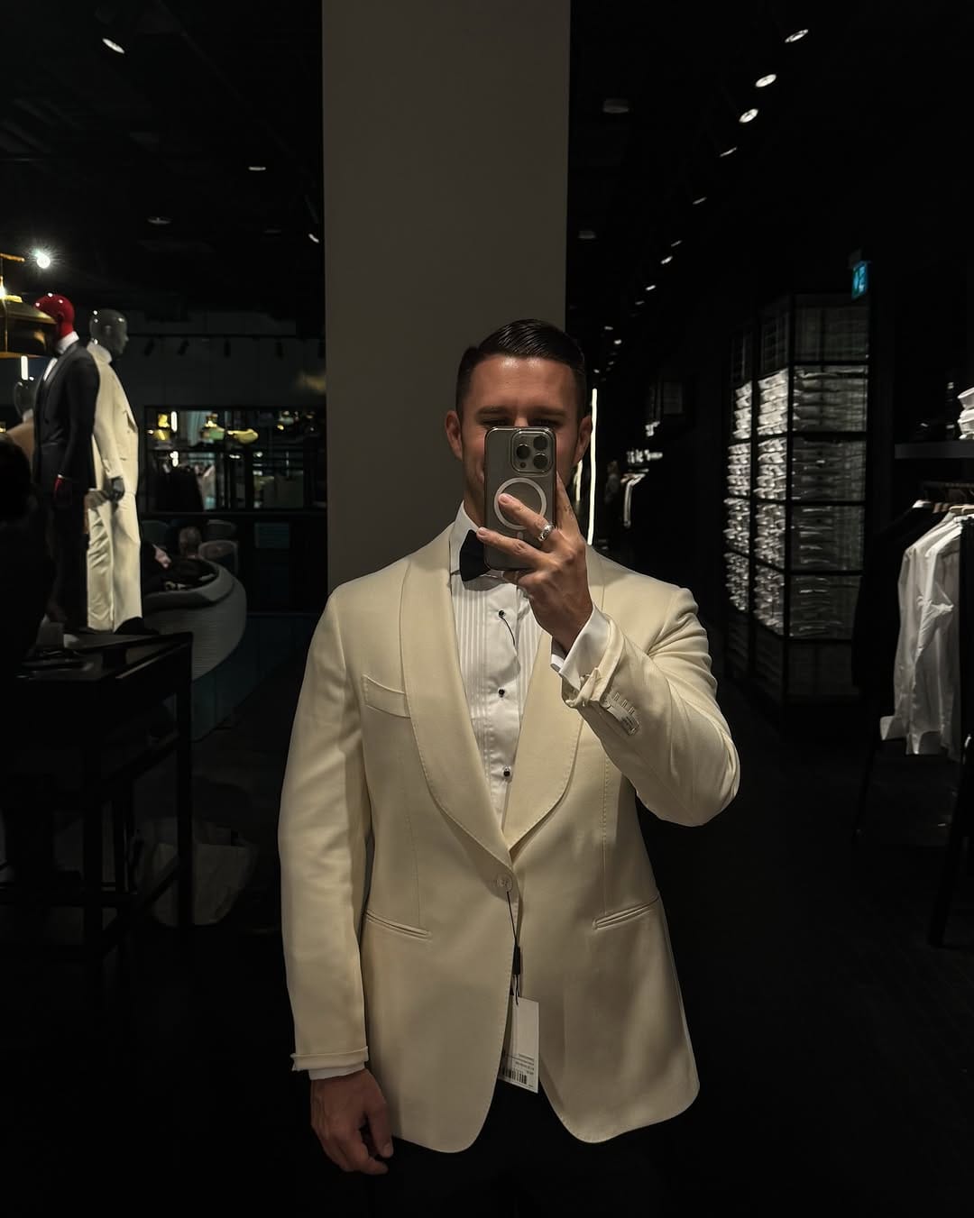 Post 4 by Tobias | Men‘s Fashion on Instagram (carousel)