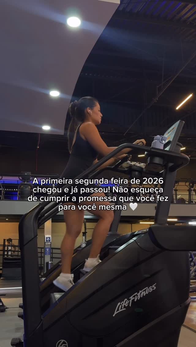 Post 8 by Thainá Prado | Fitness on Instagram (video)