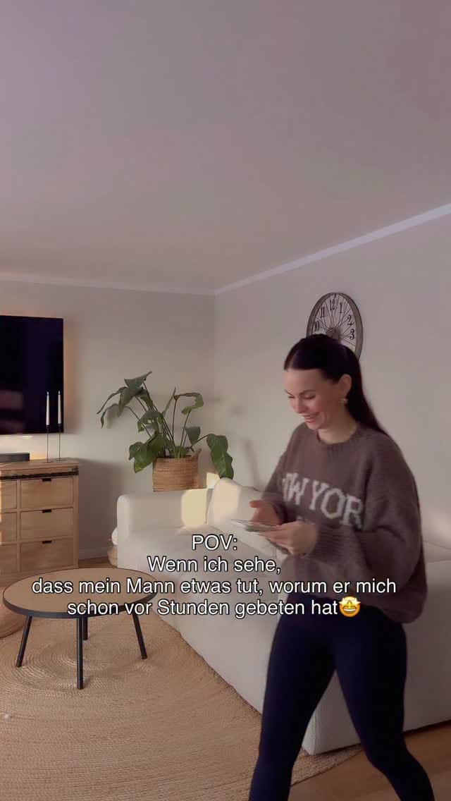 Post 3 by 𝐃𝐄𝐍𝐈𝐒𝐄 𝐌𝐄𝐑𝐓𝐄𝐍 on Instagram (video)