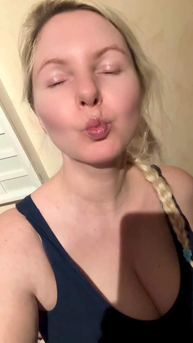 Post 2 by NADINE RIEDEL ♡ FASHION/TRAVEL/LIFESTYLE on Instagram (video)